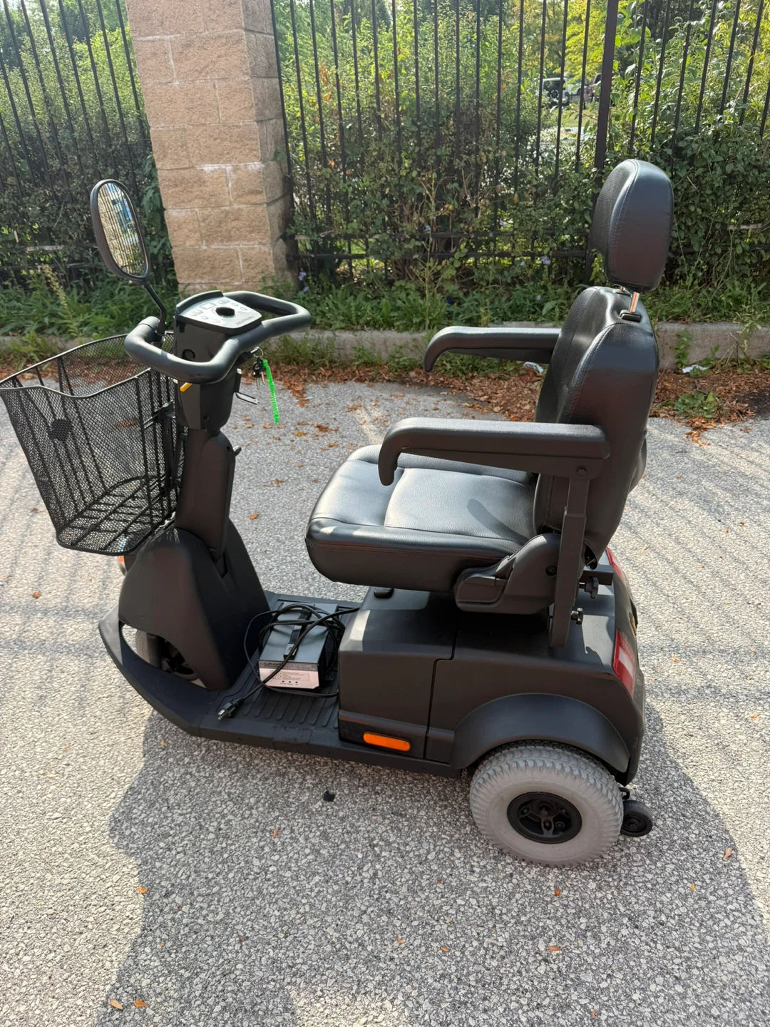 Black Fortress 1700DT Mobility Scooter with Basket - photo 4