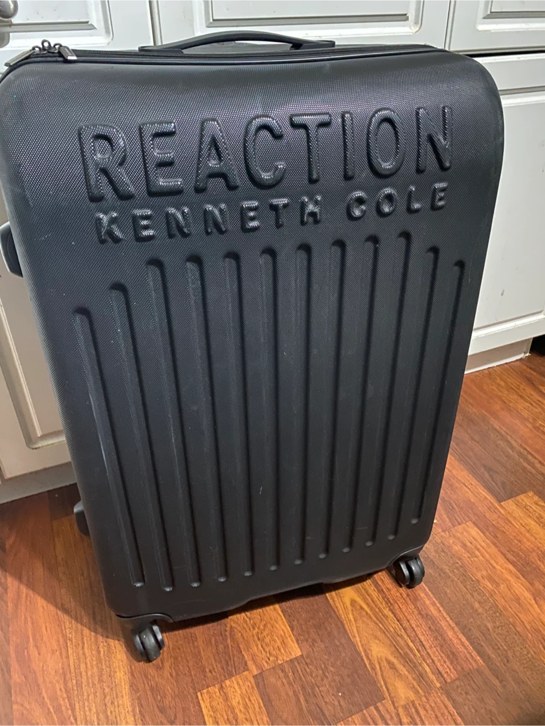 Black Hardshell Spinner Luggage Suitcase