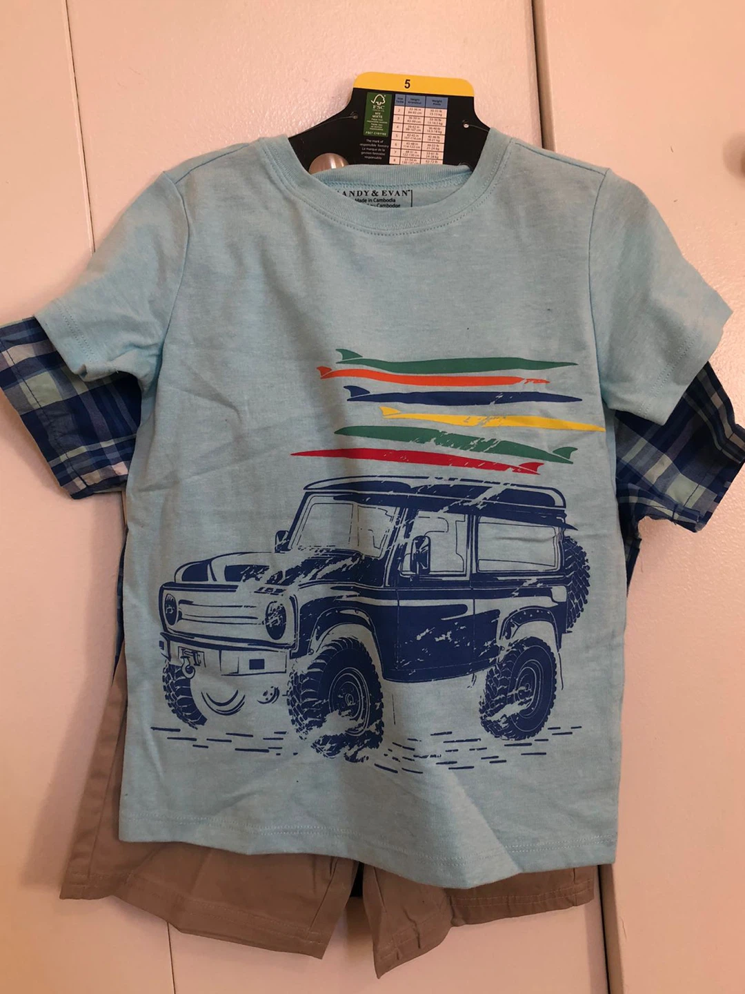 3-Piece Boys Outfit Set Size 5 Botton down Shirt,T-Shirt & Short - photo 3