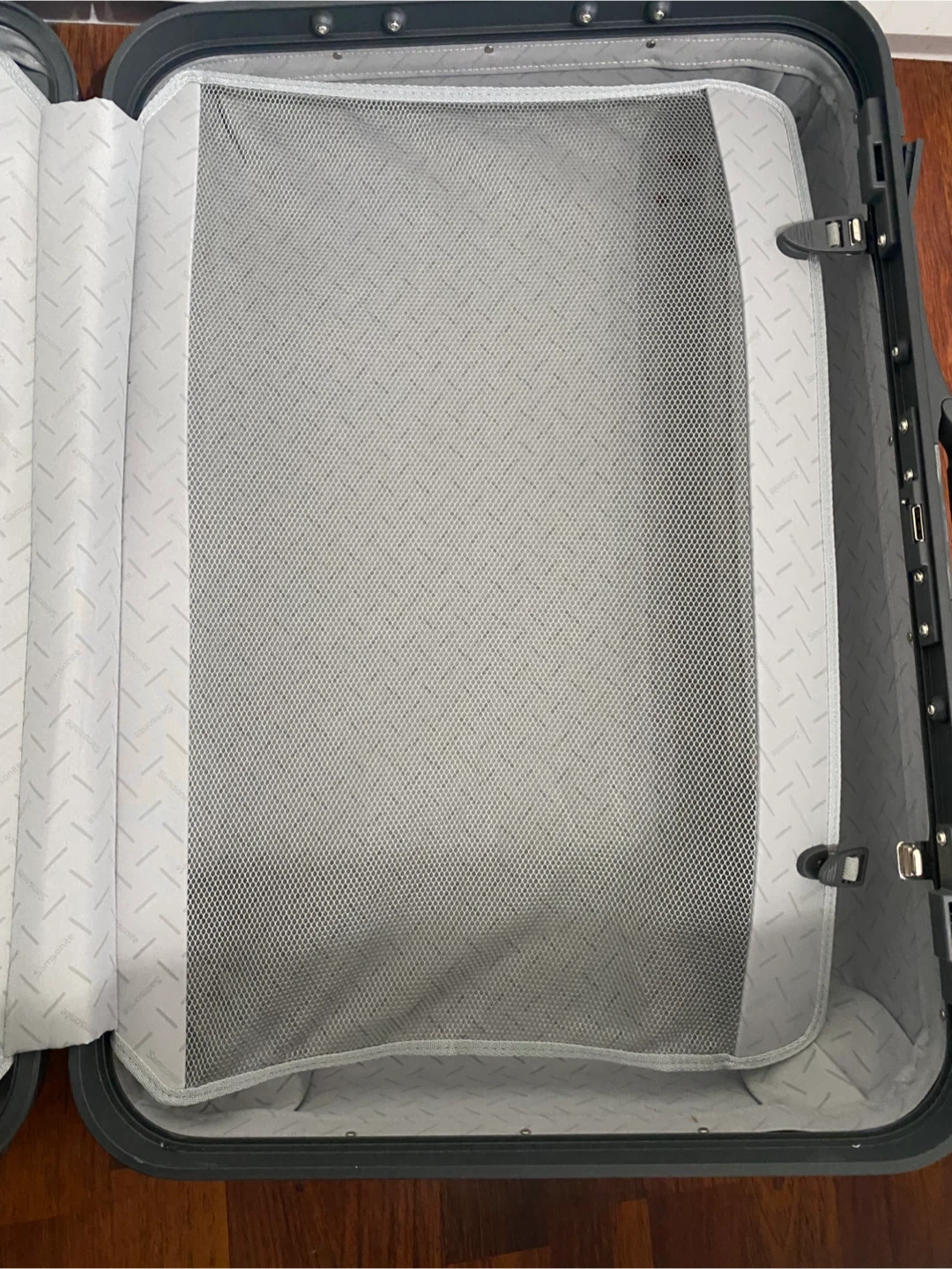 Black Hardshell Spinner Luggage Suitcase - photo 5