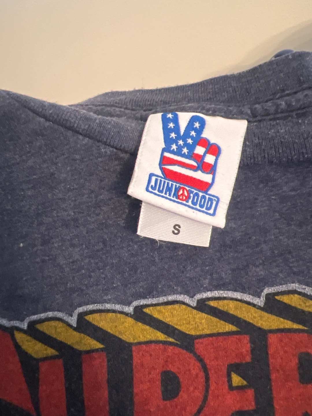 Junk Food Superman Original Fist Pump T-Shirt Size S - photo 2
