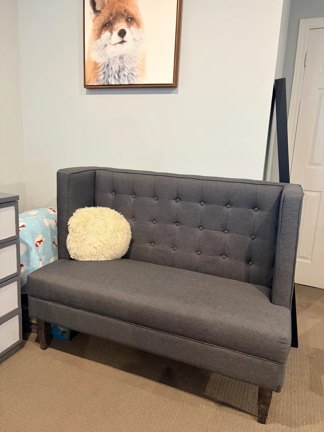 Dark Grey Tufted Loveseat - photo 4