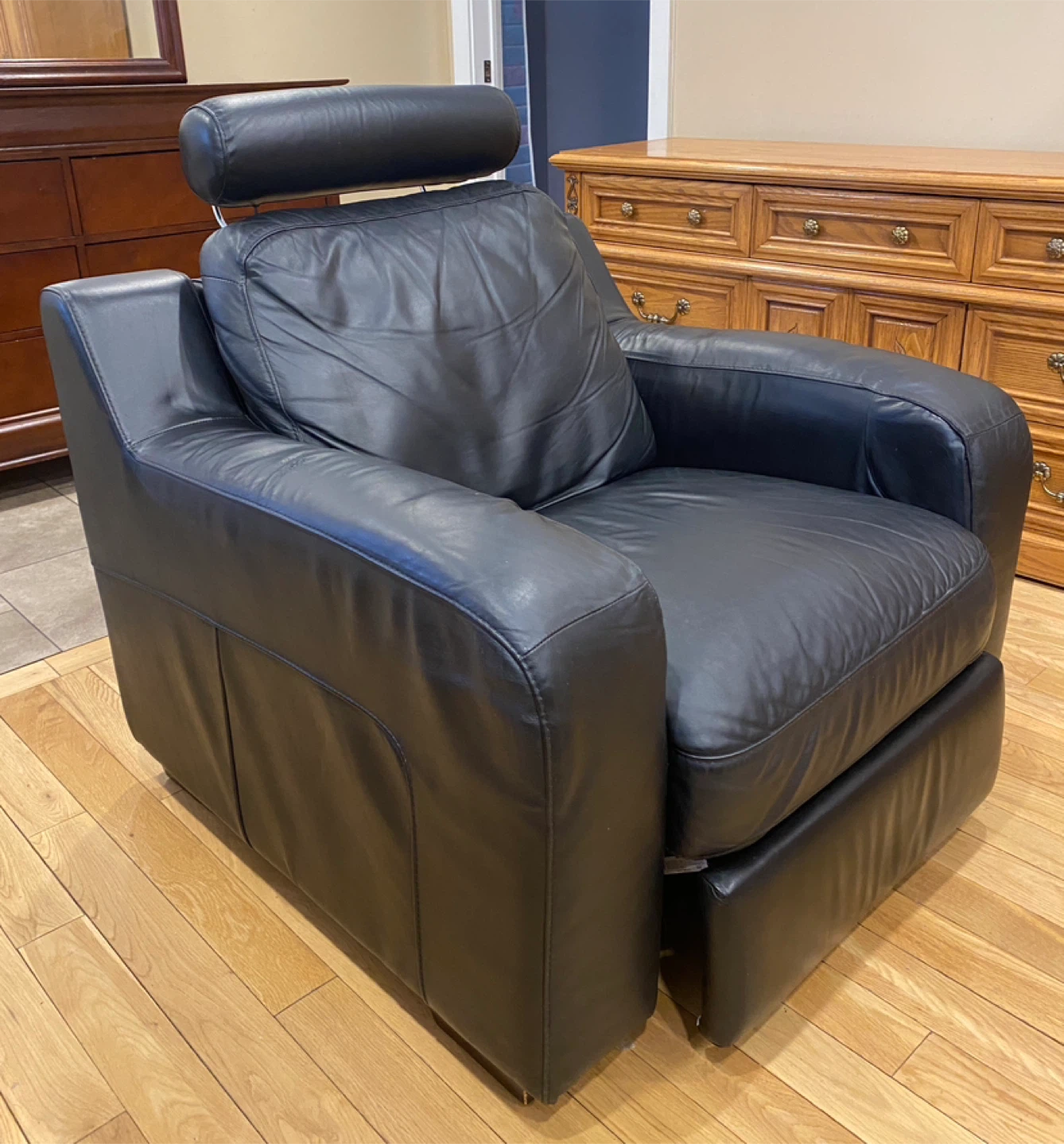 Palliser Flex Leather Armchair Recliner (CAN DELIVER) - photo 2
