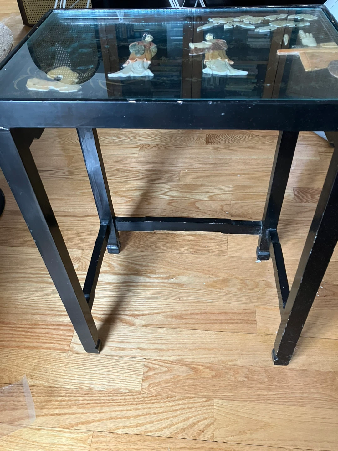 🥕Vintage Black Lacquer Side Table with Asian Motif - photo 5