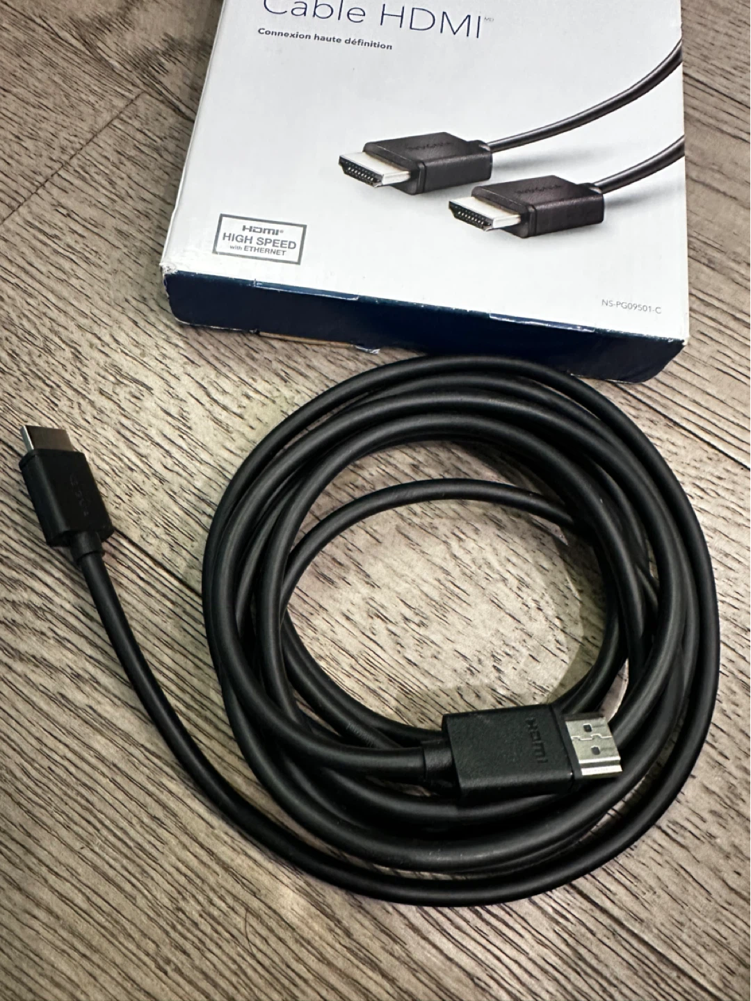 Insignia HDMI Cable - 9ft - photo 3