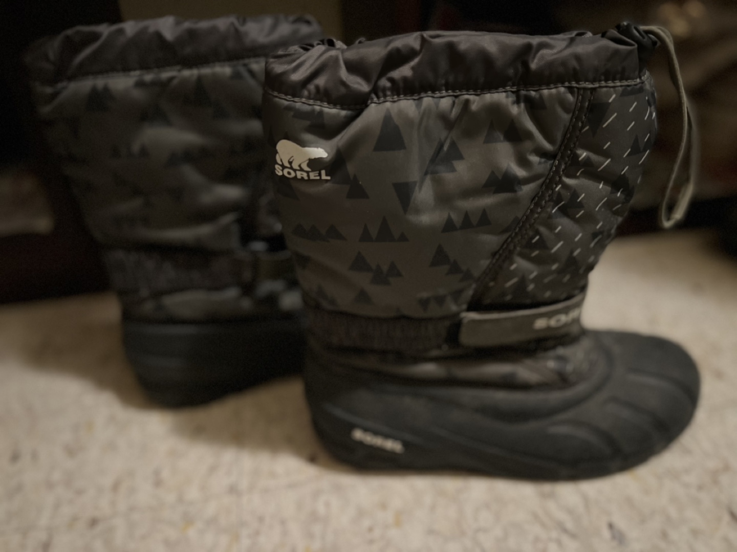 Sorel Youth Snow Boots - Black/Grey - size 6 - photo 2