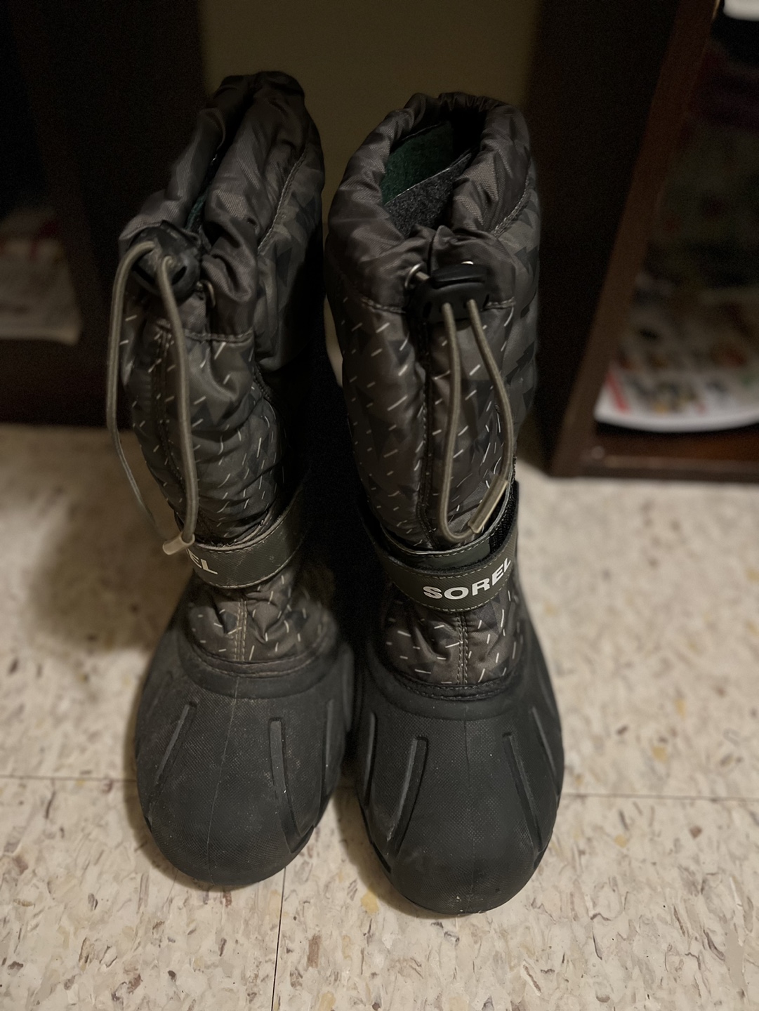 Sorel Youth Snow Boots - Black/Grey - size 6