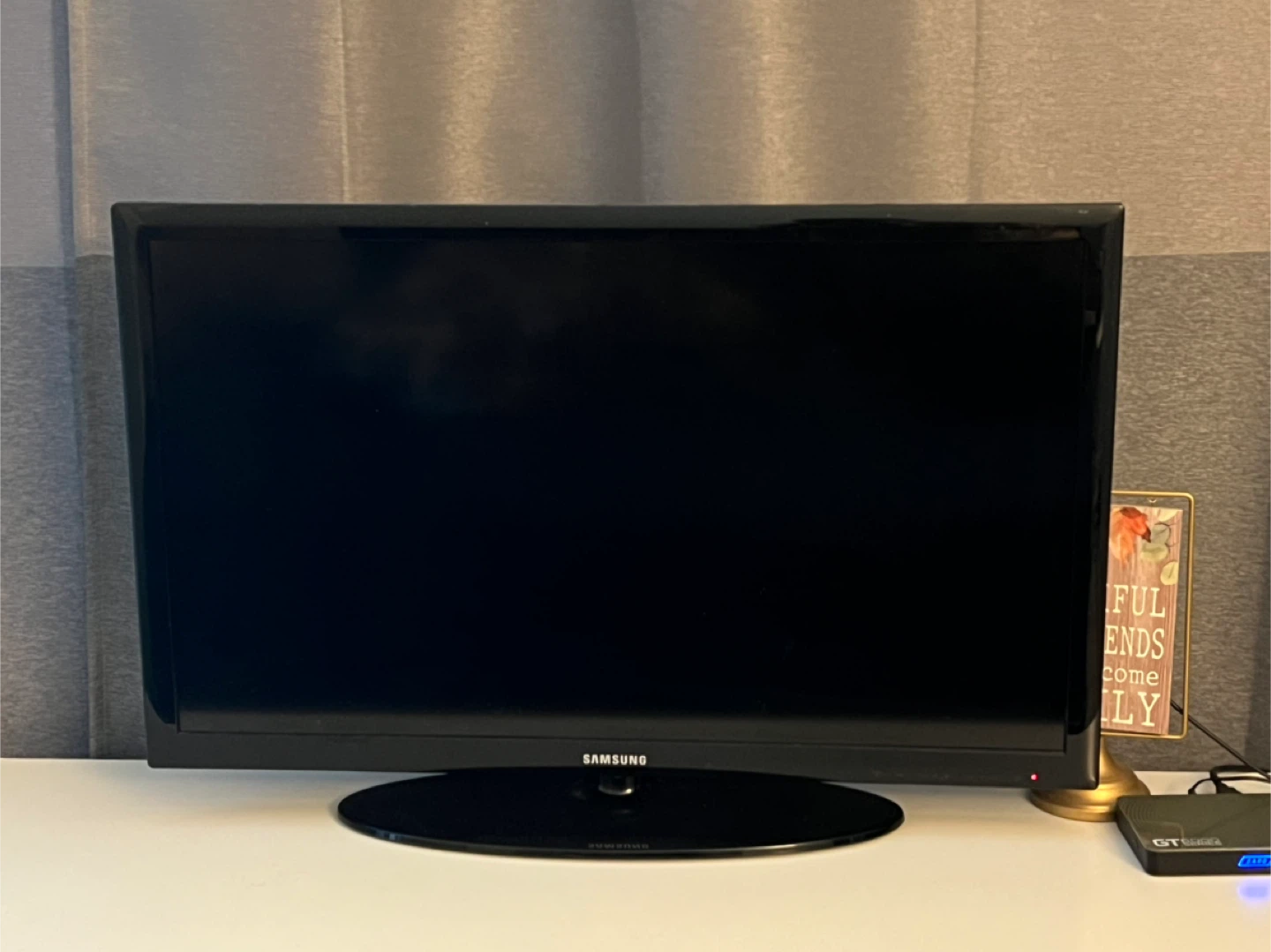 Samsung Flat Screen TV - photo 2
