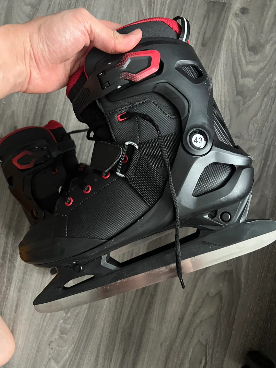 Black Ice Skates - Size 43 - photo 3