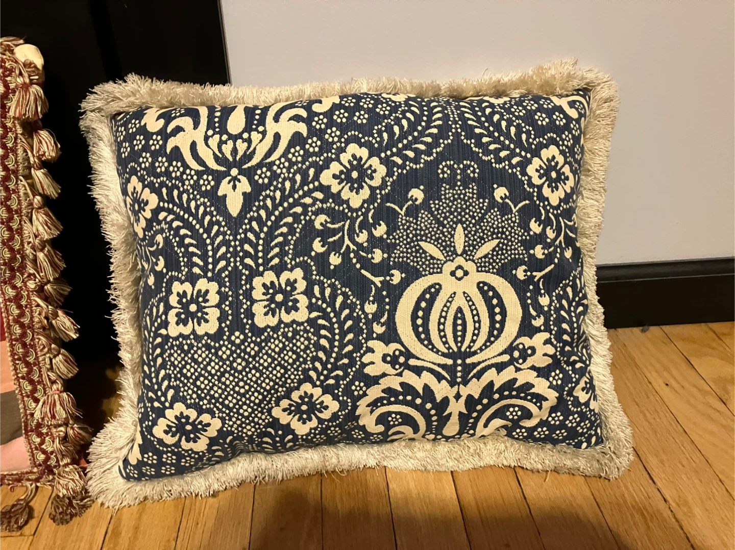 Decorative Throw Pillows - Set of 3 - photo 2