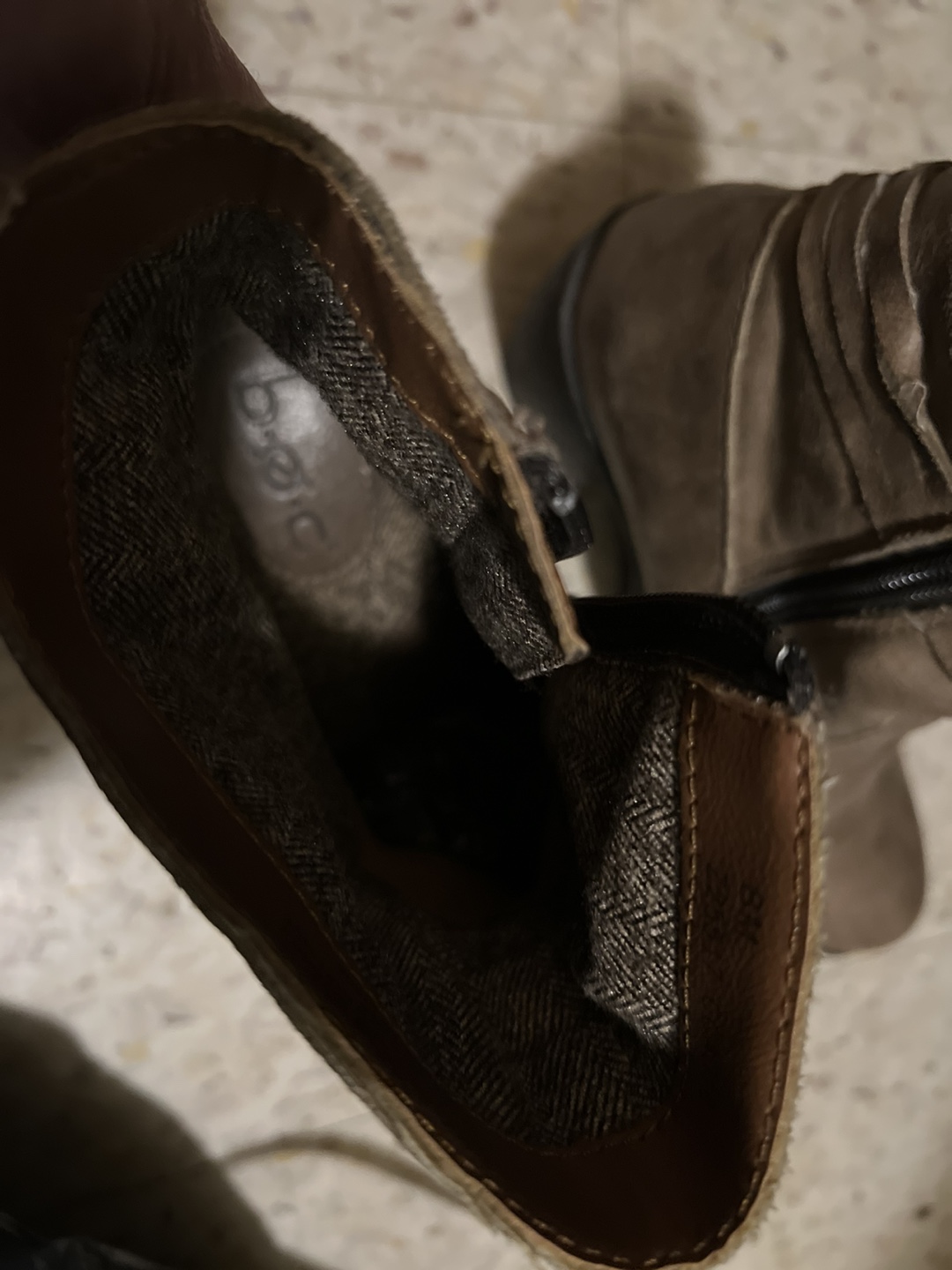 B.O.C. Women's Ankle Boots Taupe Size 8M - photo 4