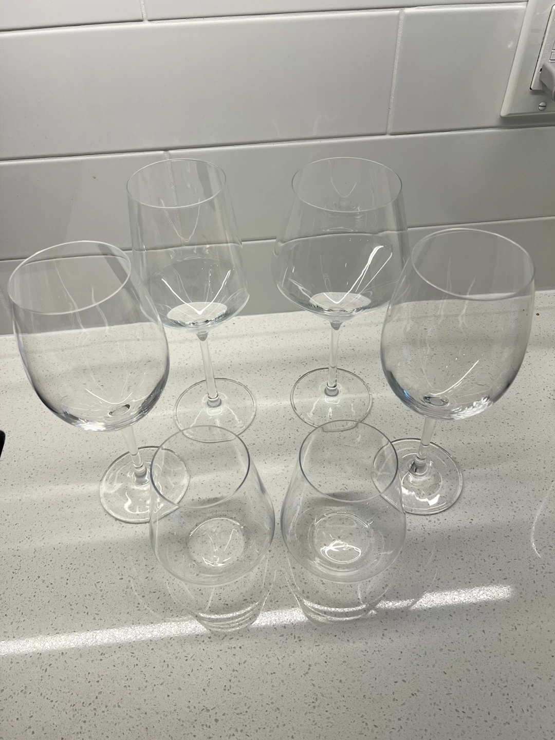 MOVING SALE! Set of 6 Wine Glasses - photo 2