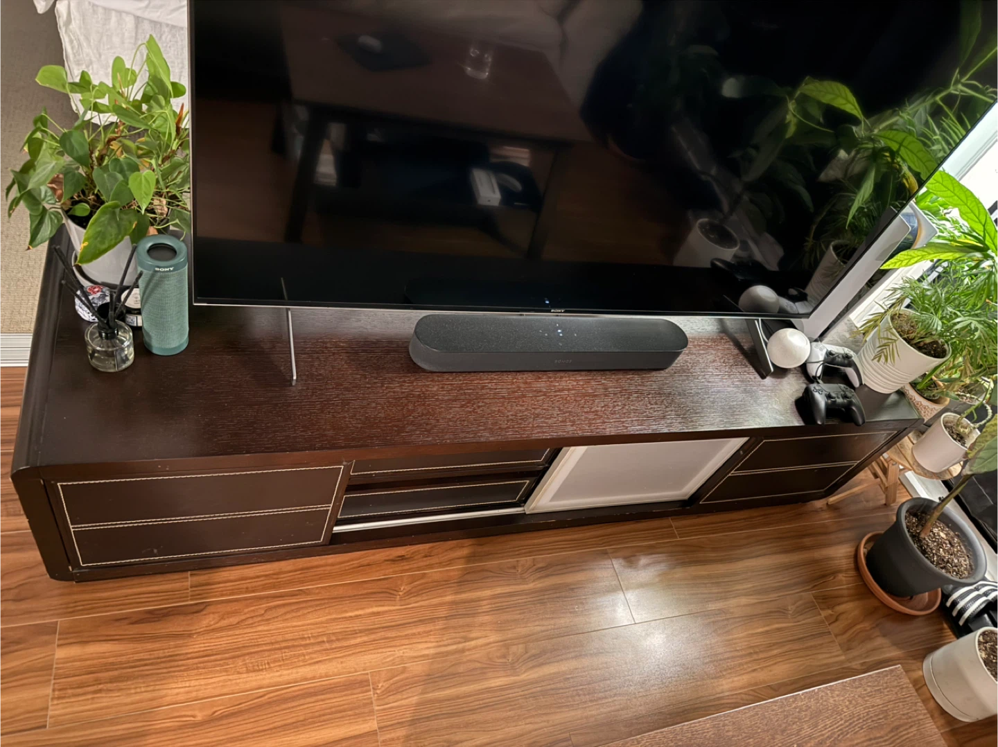 Hudson’s Bay Media Unit solid wood - Dark Walnut - photo 2