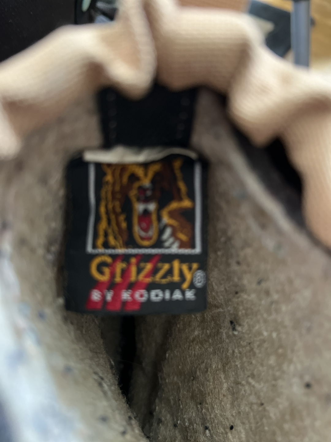 Grizzly by Kodiak Winter Boots-size 5/6 - photo 4