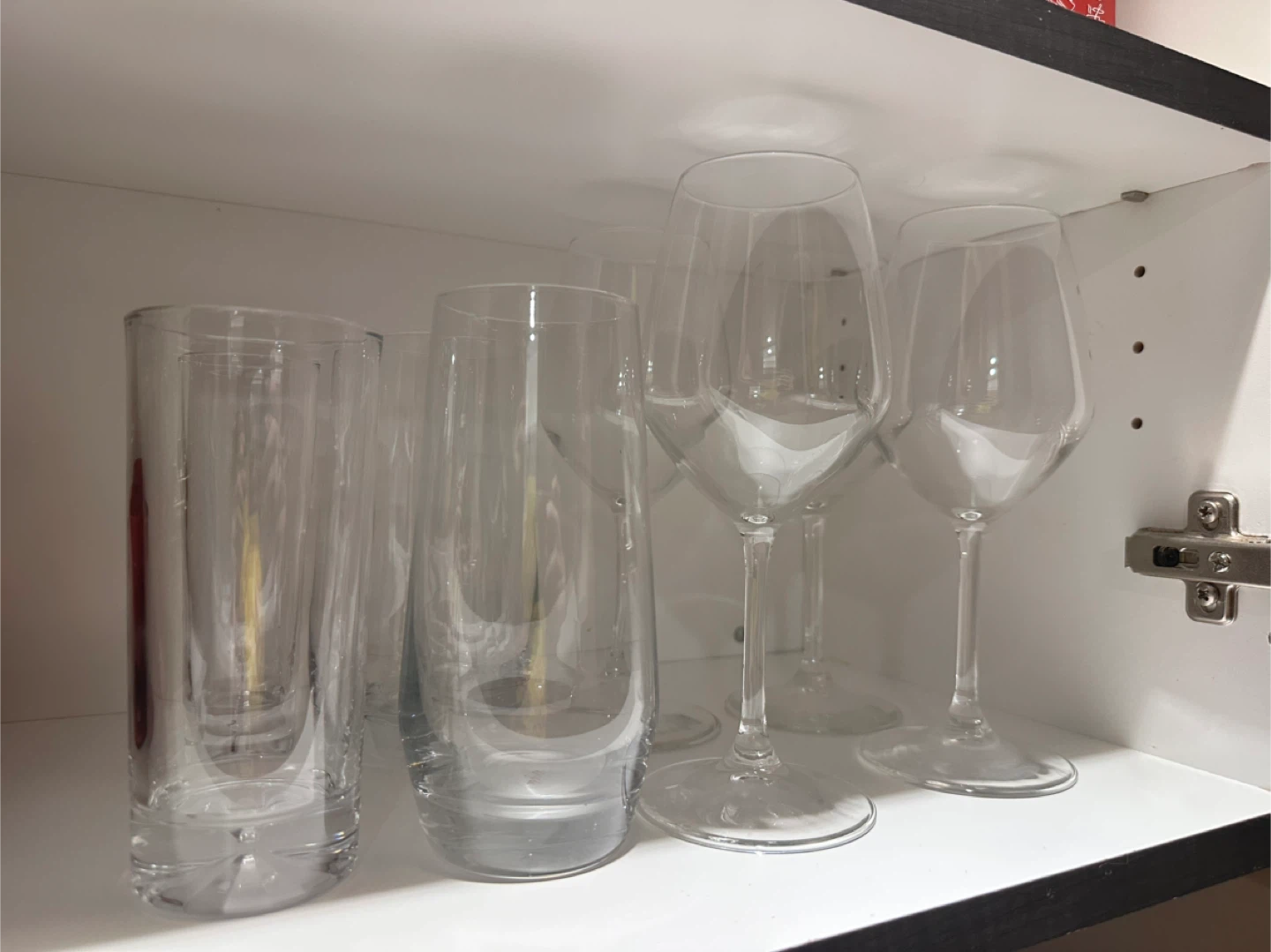 Set of 6 Glass Wine Glasses and Tumblers