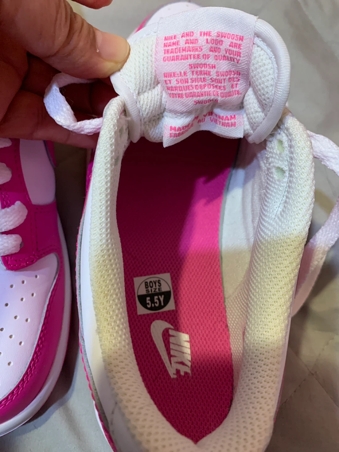Nike Dunk Low Boys Size 5.5Y White & Pink🥕 - photo 2