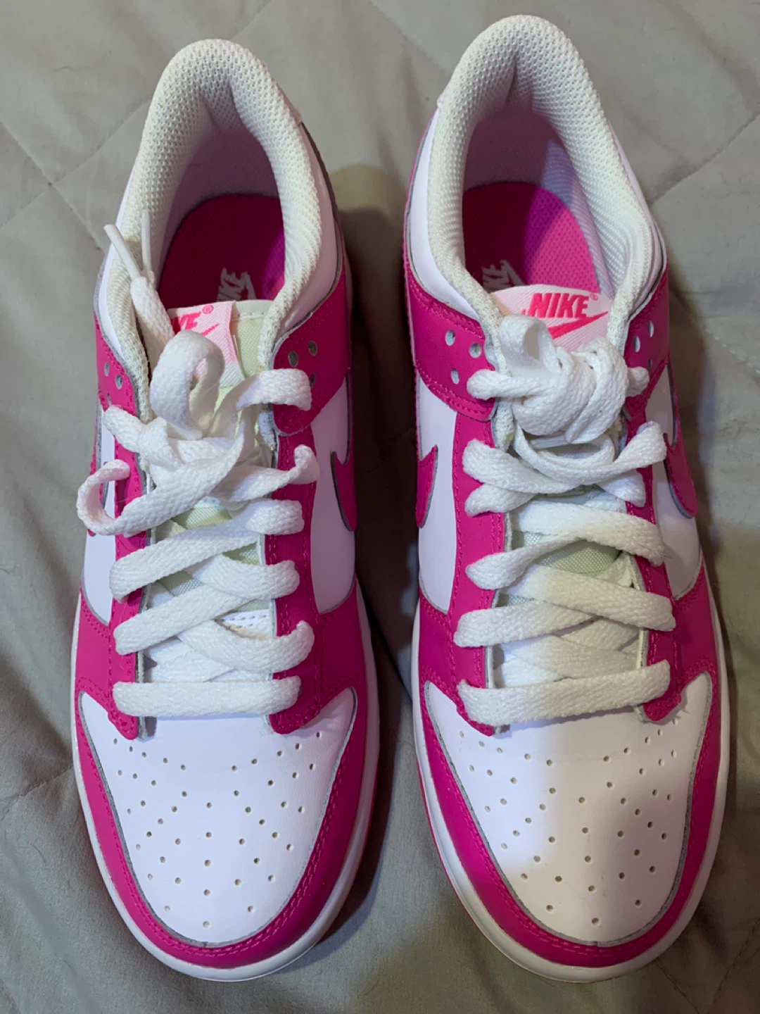 Nike Dunk Low Boys Size 5.5Y White & Pink🥕
