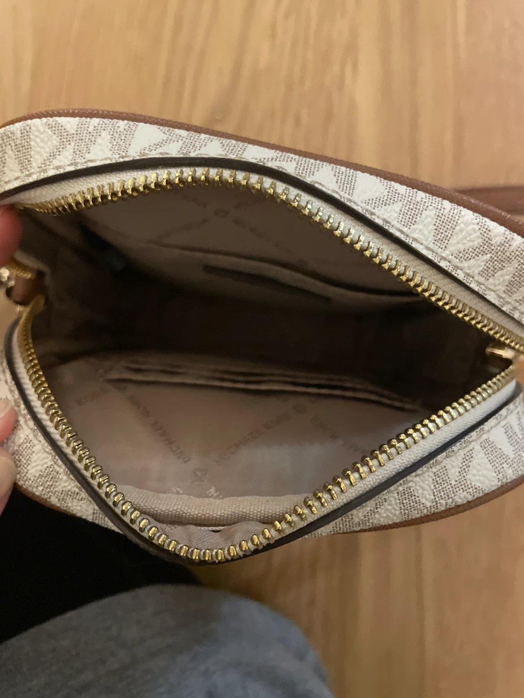 Michael Kors Jet Set Camera Bag - White/Brown - photo 3
