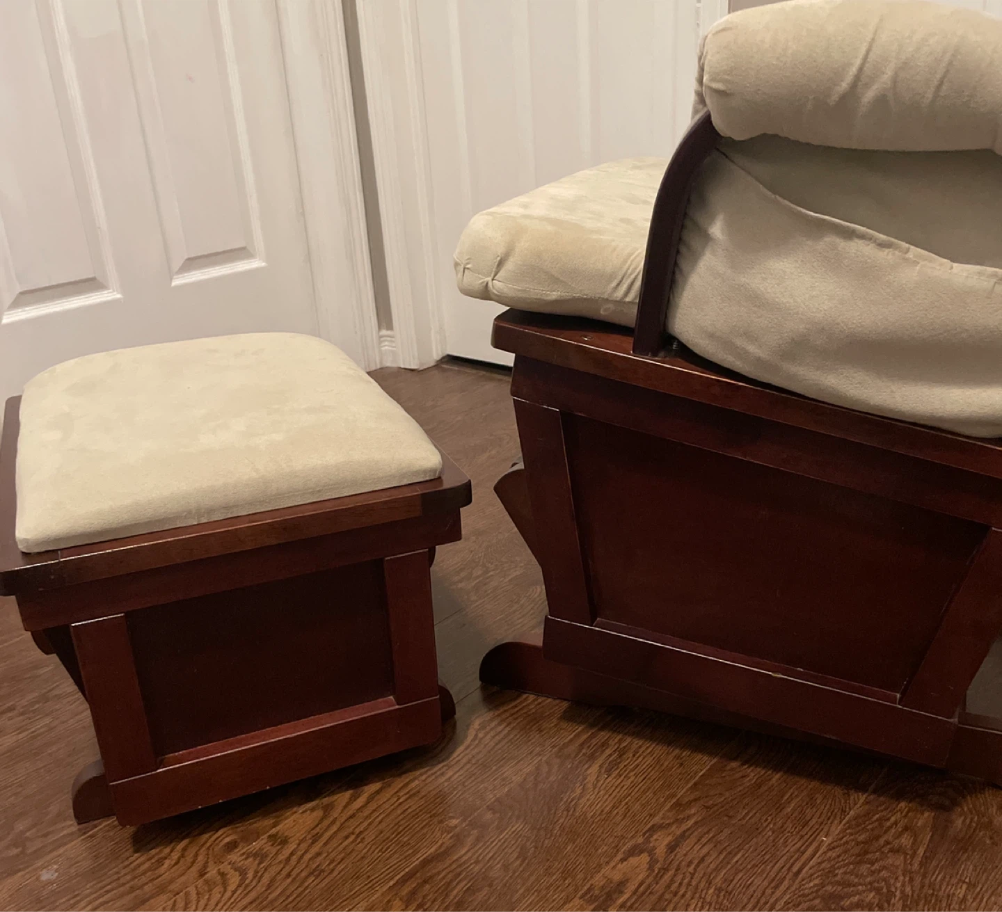 🥕Glider Rocking Chair with Ottoman🥕 - photo 5