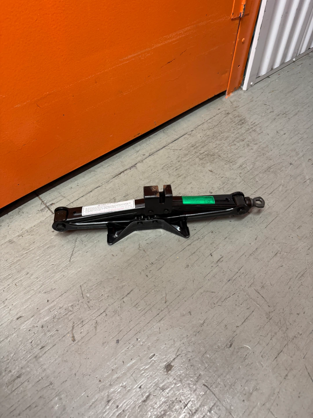 Scissor Jack for Car Repair