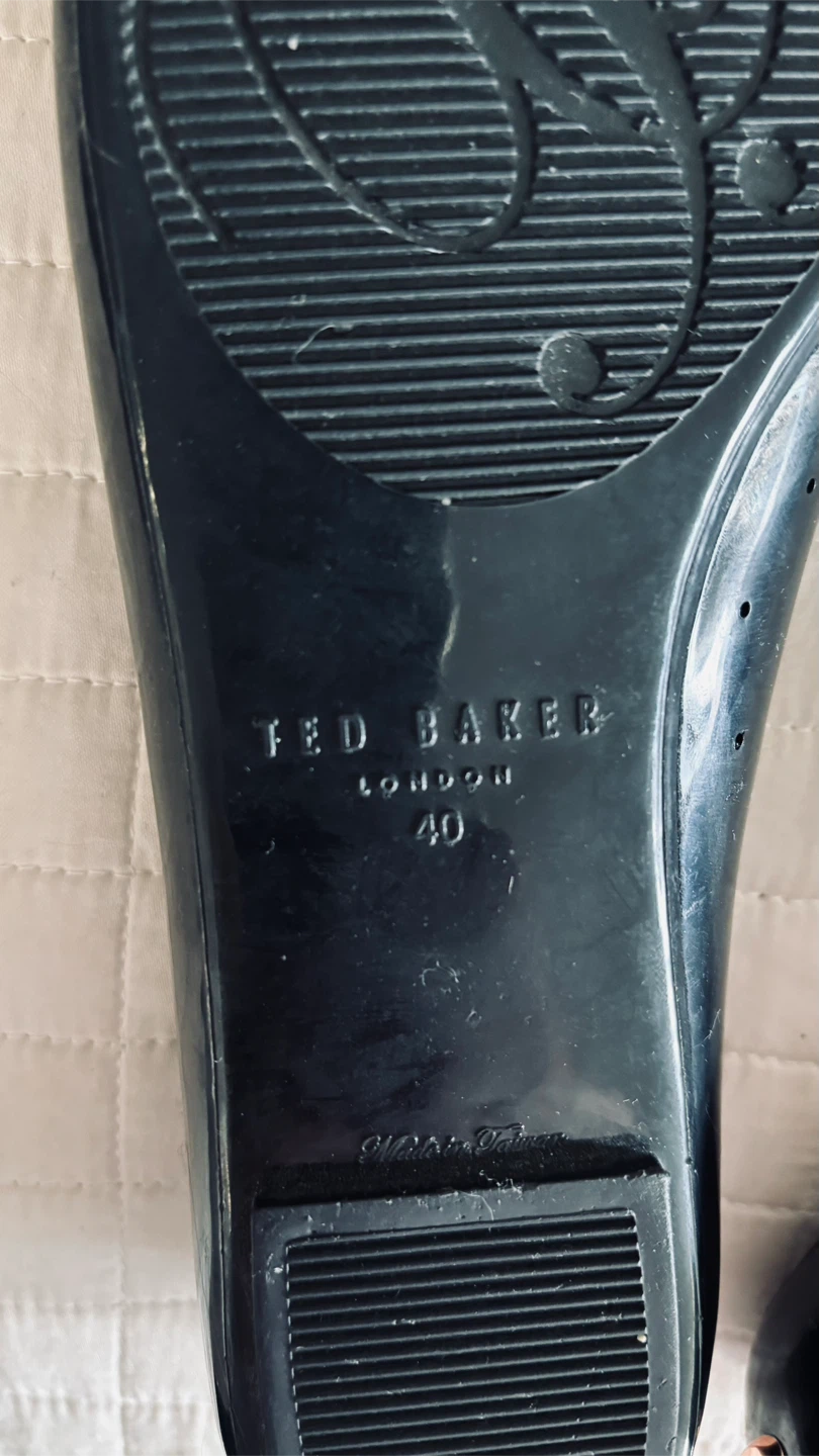 Ted Baker London Black Jelly Flats with Rose Gold Bows - Size 40 - photo 5