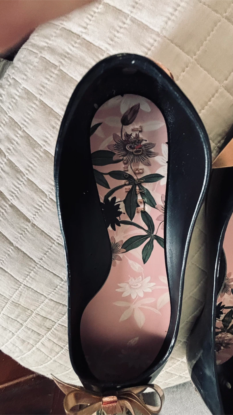 Ted Baker London Black Jelly Flats with Rose Gold Bows - Size 40 - photo 3