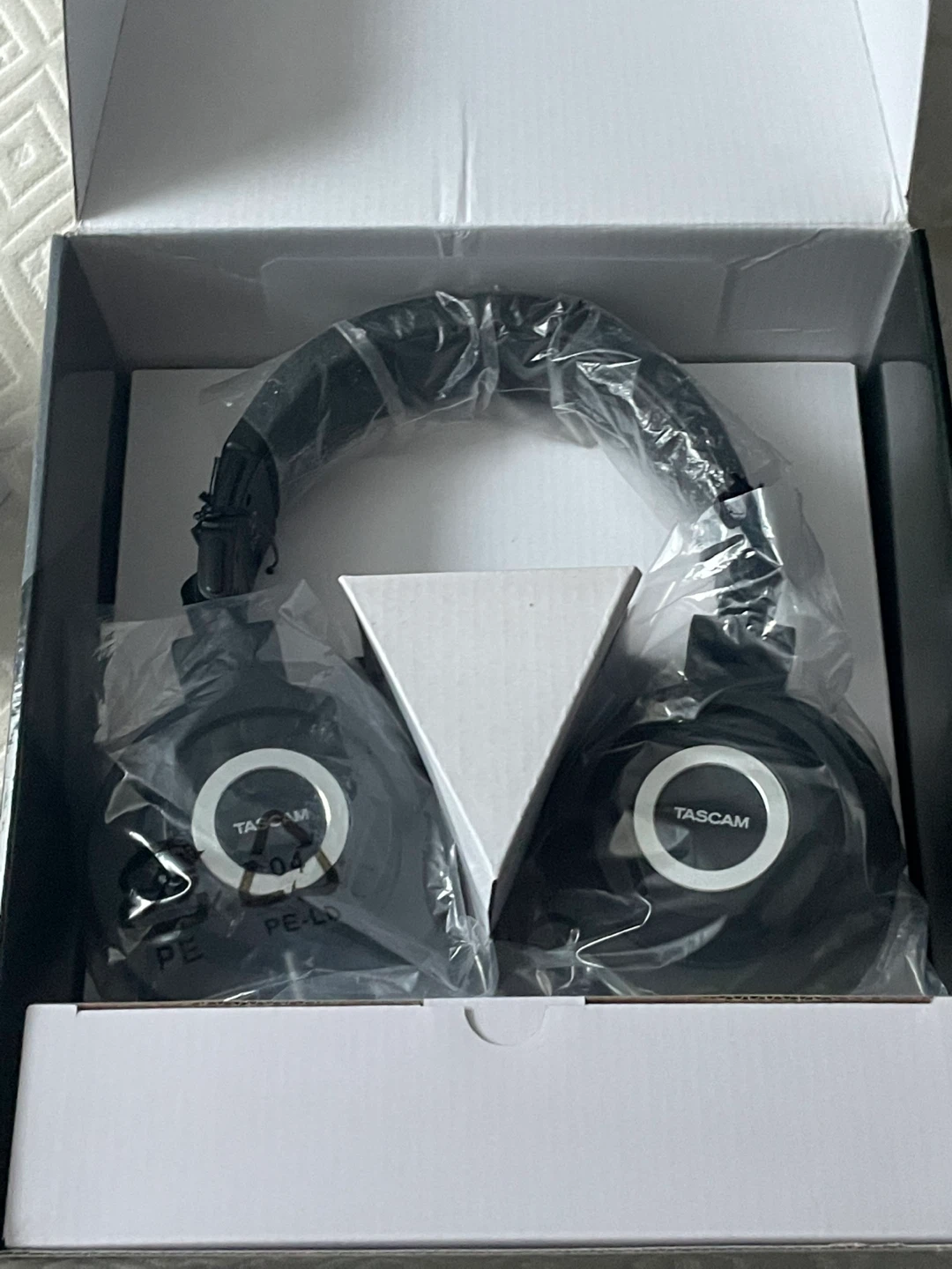 Tascam TH-07 High Definition Monitor Headphones - photo 2