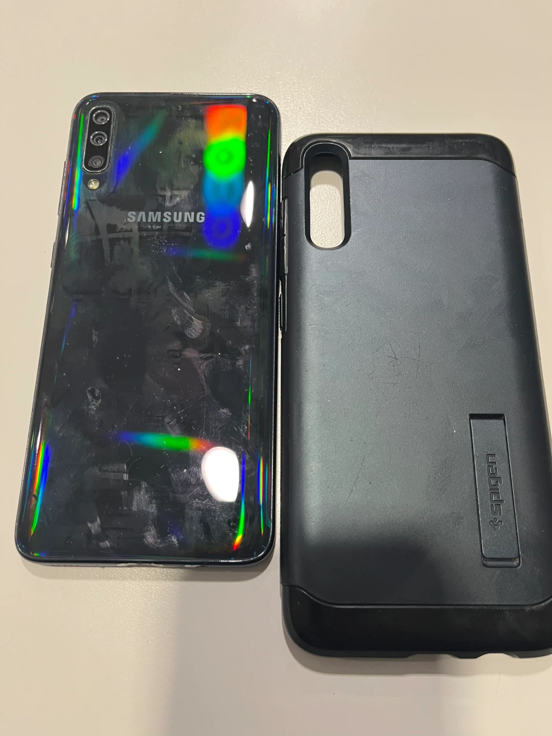 Samsung Galaxy A70 Smartphone with Spigen Case - photo 3