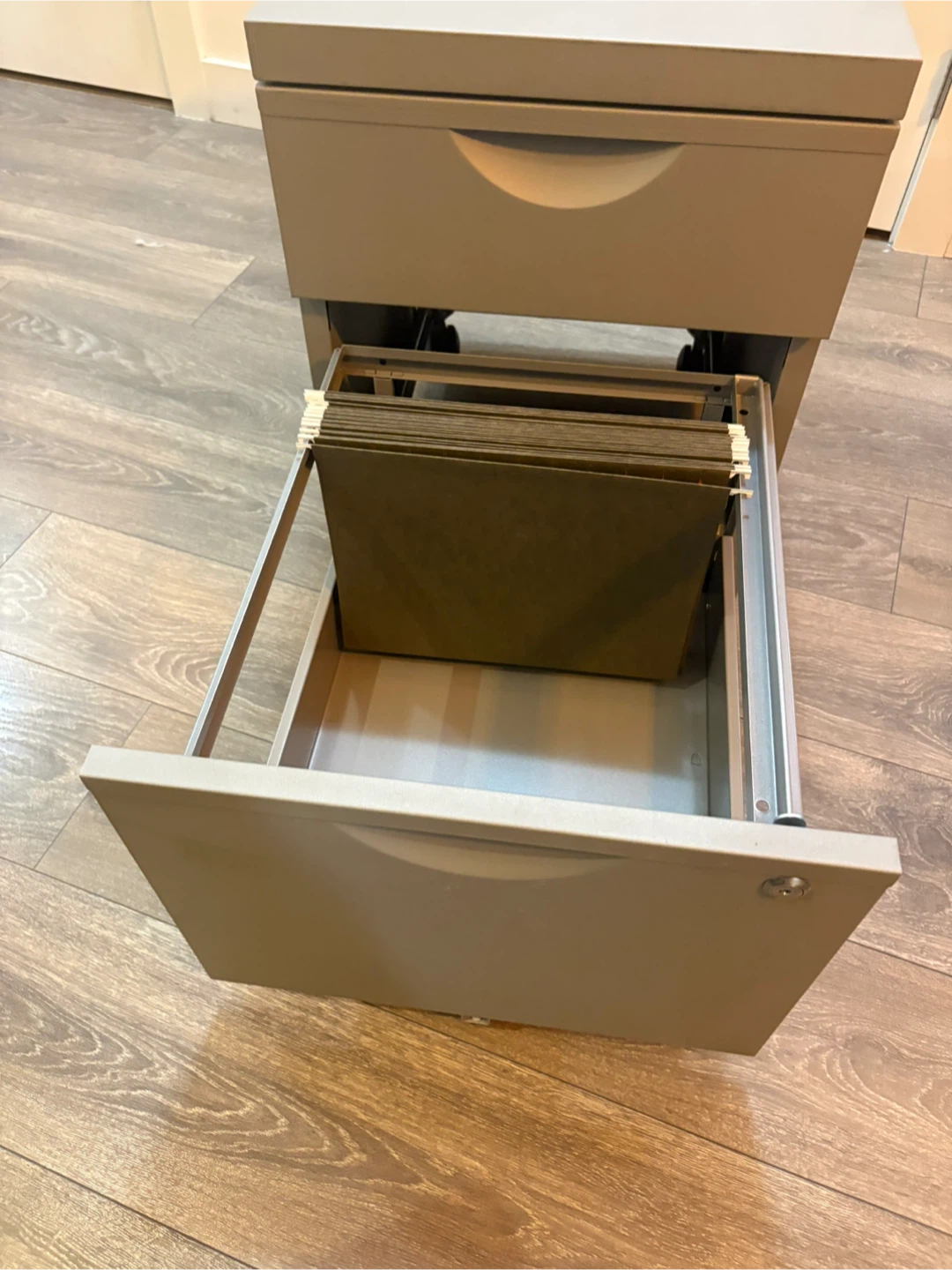 2-Drawer Mobile Filing Cabinet - photo 4