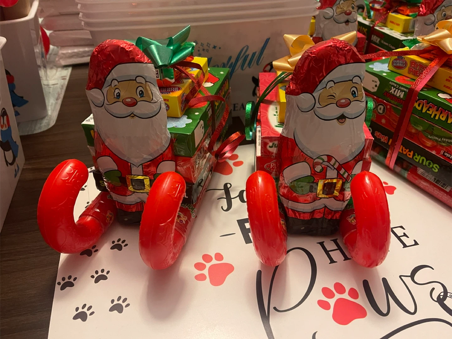 Christmas Candy Sleighs with Chocolate Santas - photo 2