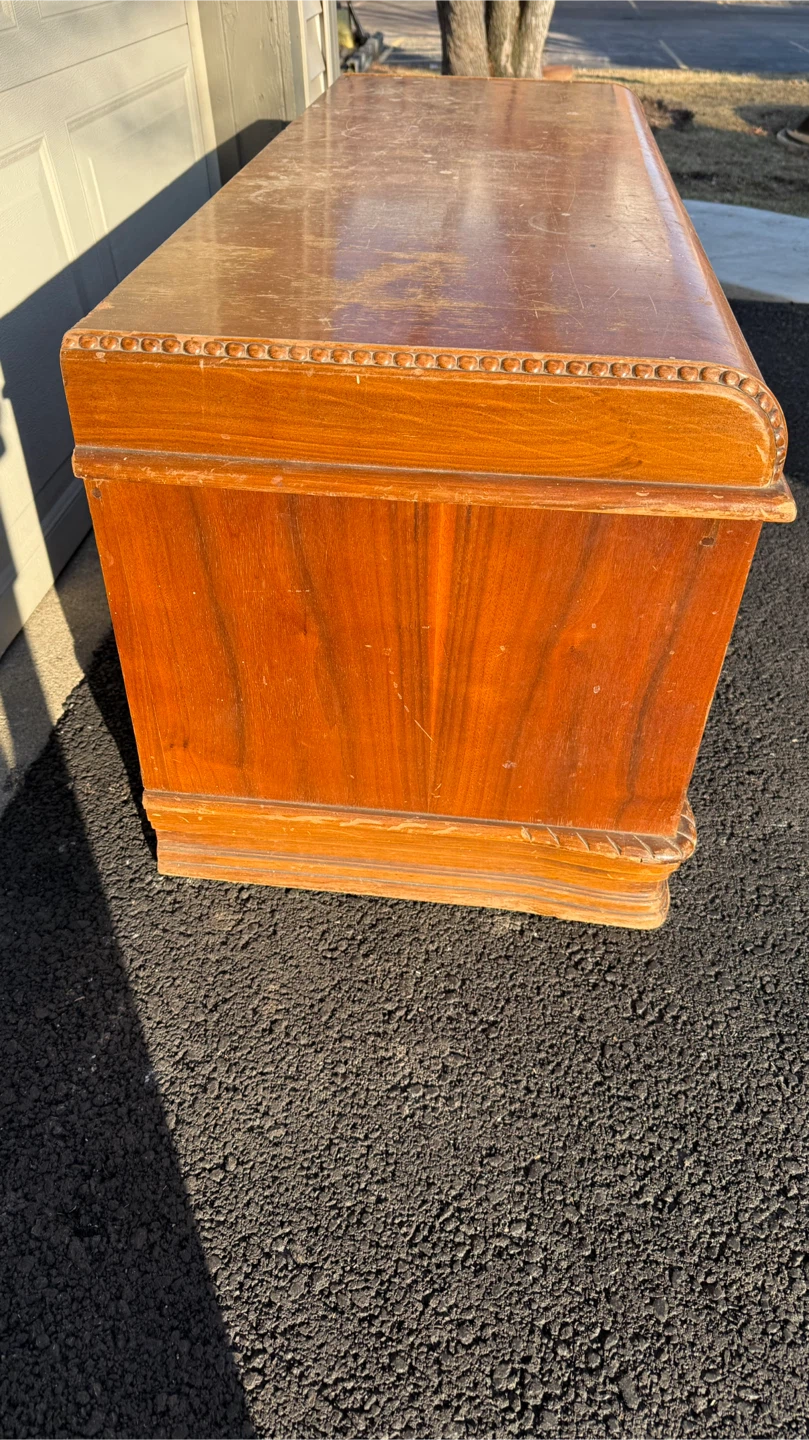 Vintage Cedar Hope Chest Trunk - photo 4