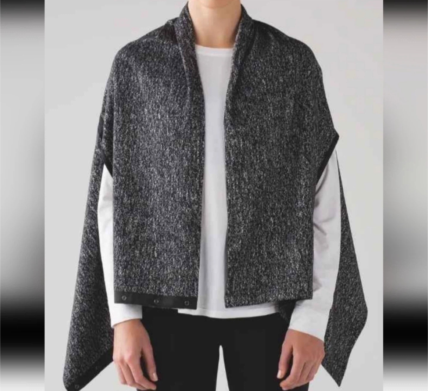 Lululemon Poncho Wrap - photo 3