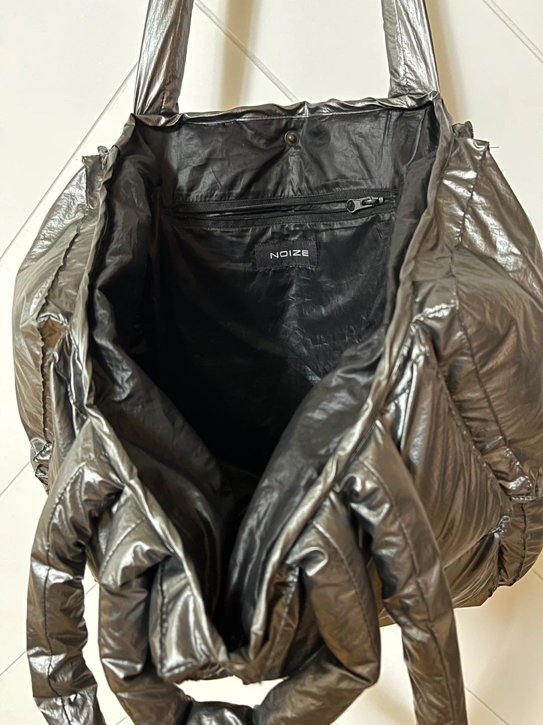 NOIZE Puffer Tote Bag - Metallic Silver - photo 2