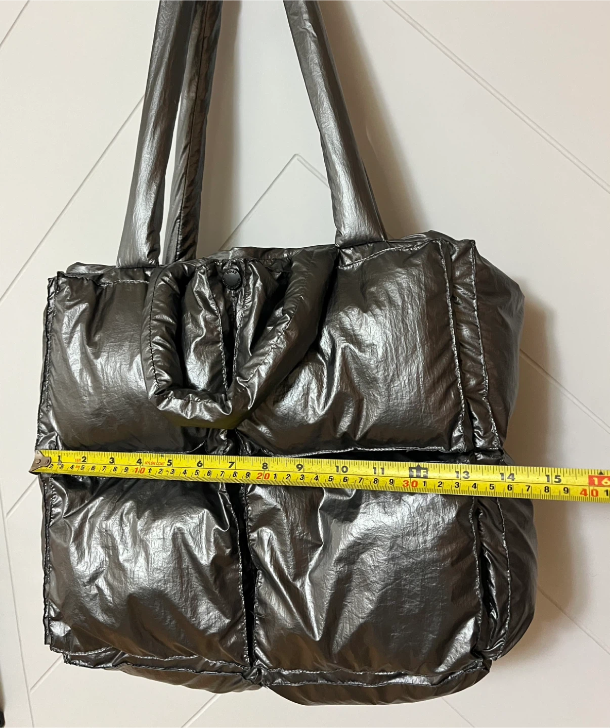 NOIZE Puffer Tote Bag - Metallic Silver - photo 5