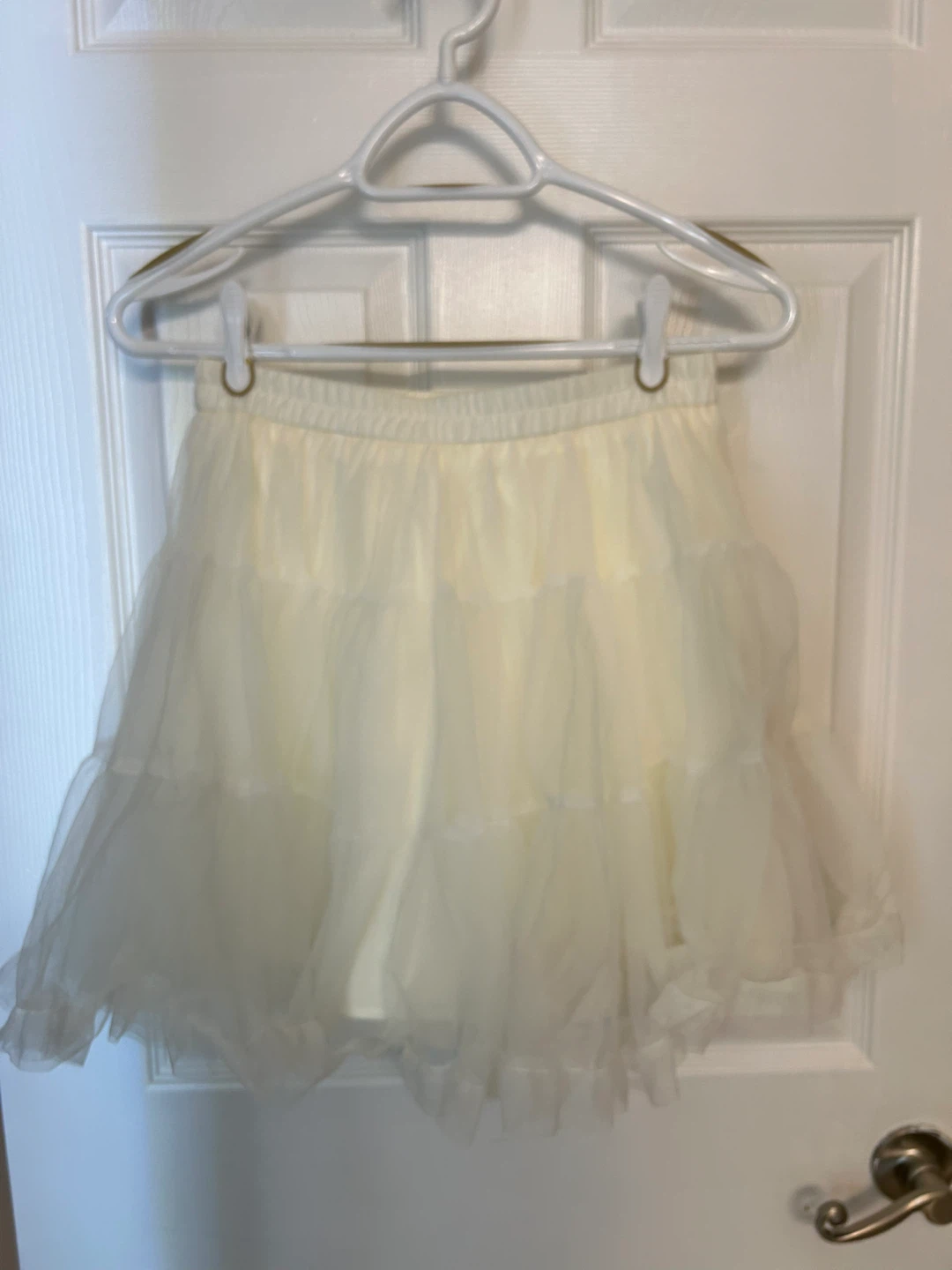 Two mini White Ruffle Skirt with Bows and Lace Trim - photo 2