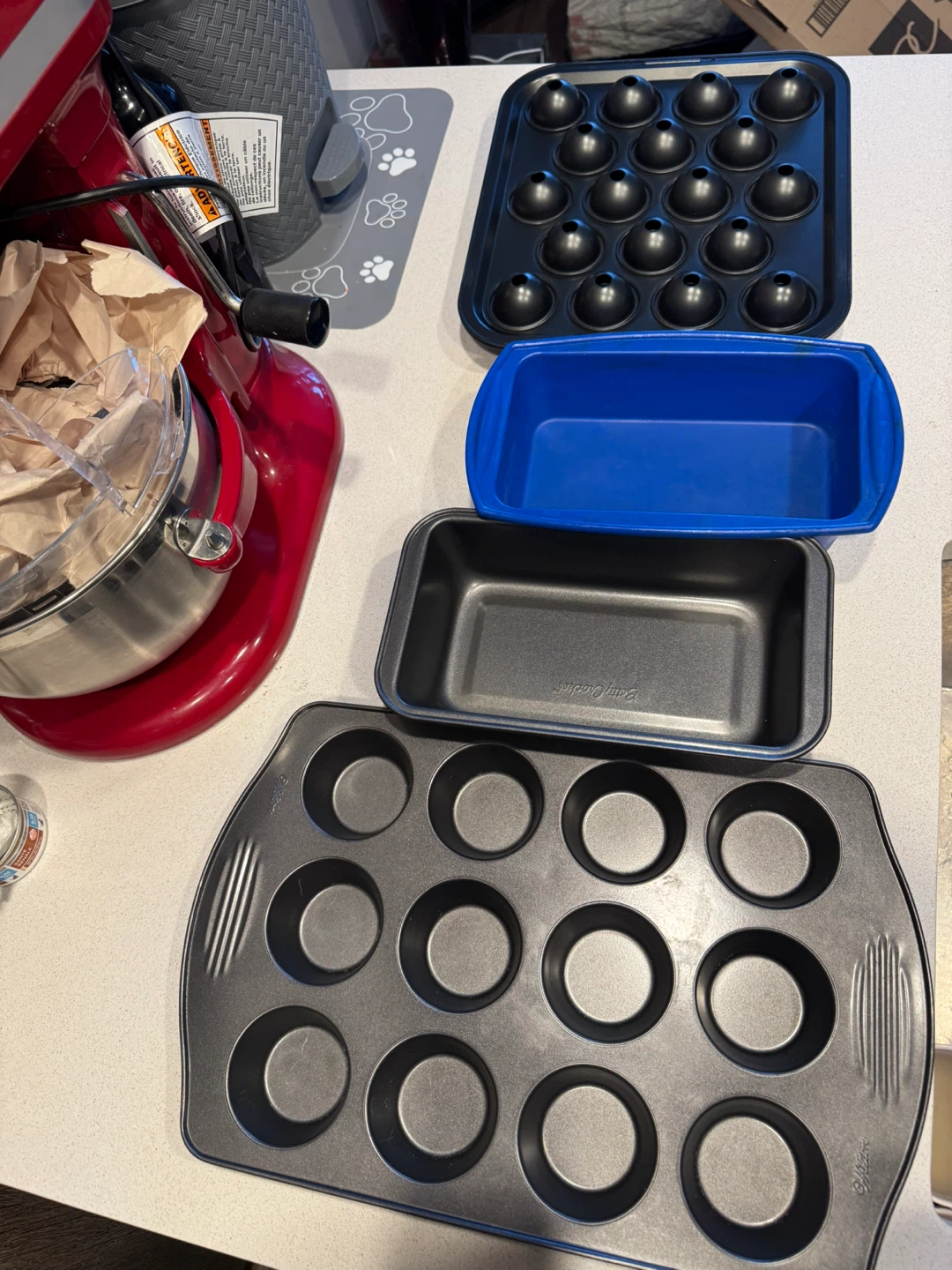 Assorted Silicone & Metal Baking Pans