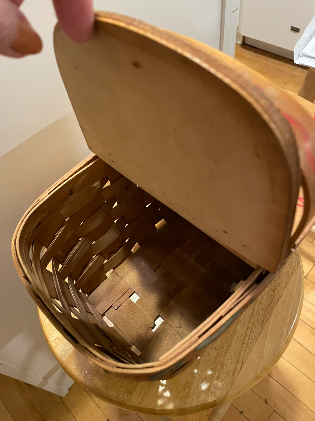 Dorothy’s Toto Hand-Painted Wooden Picnic Basket with Lid - photo 5