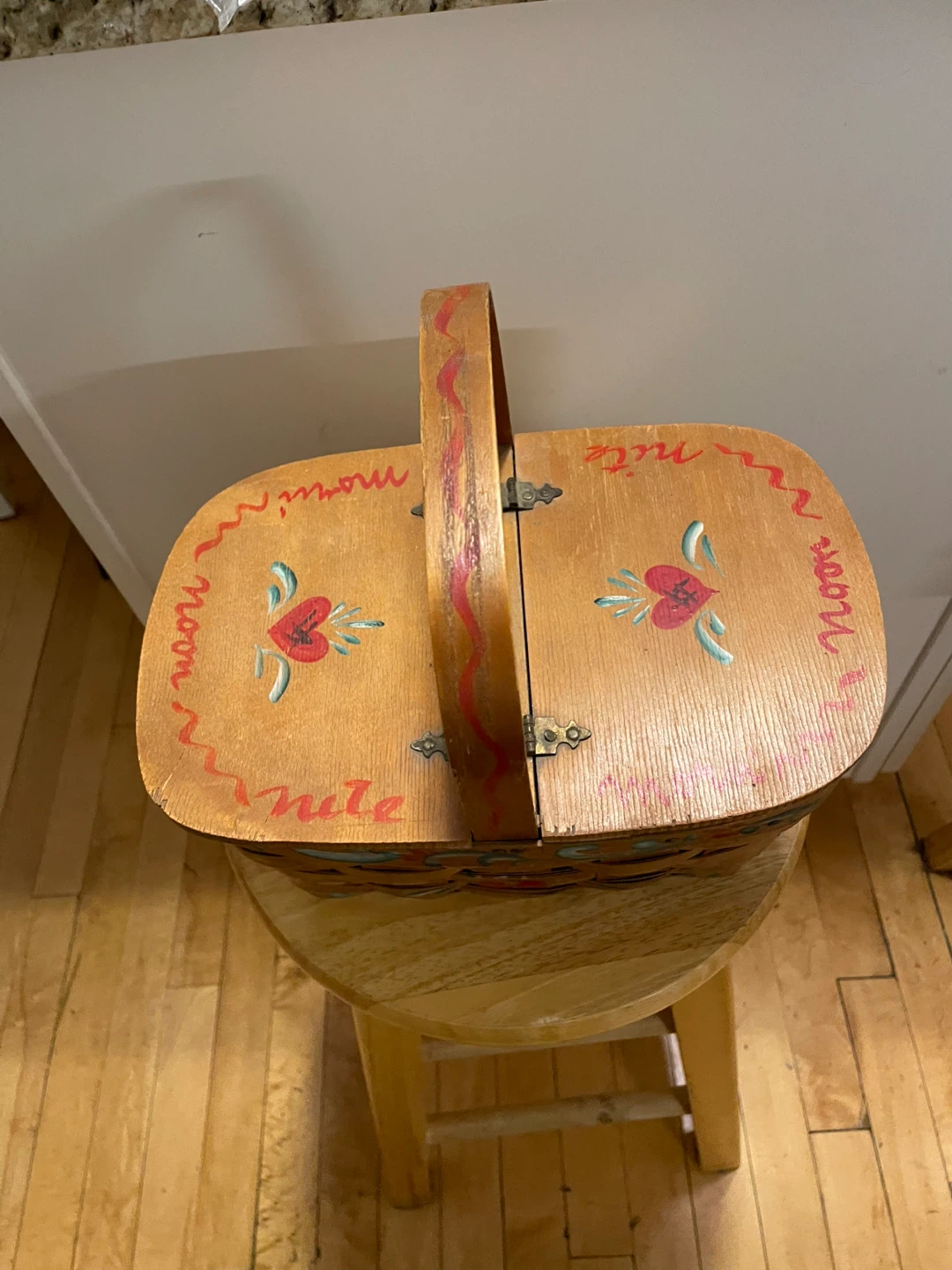 Dorothy’s Toto Hand-Painted Wooden Picnic Basket with Lid - photo 3