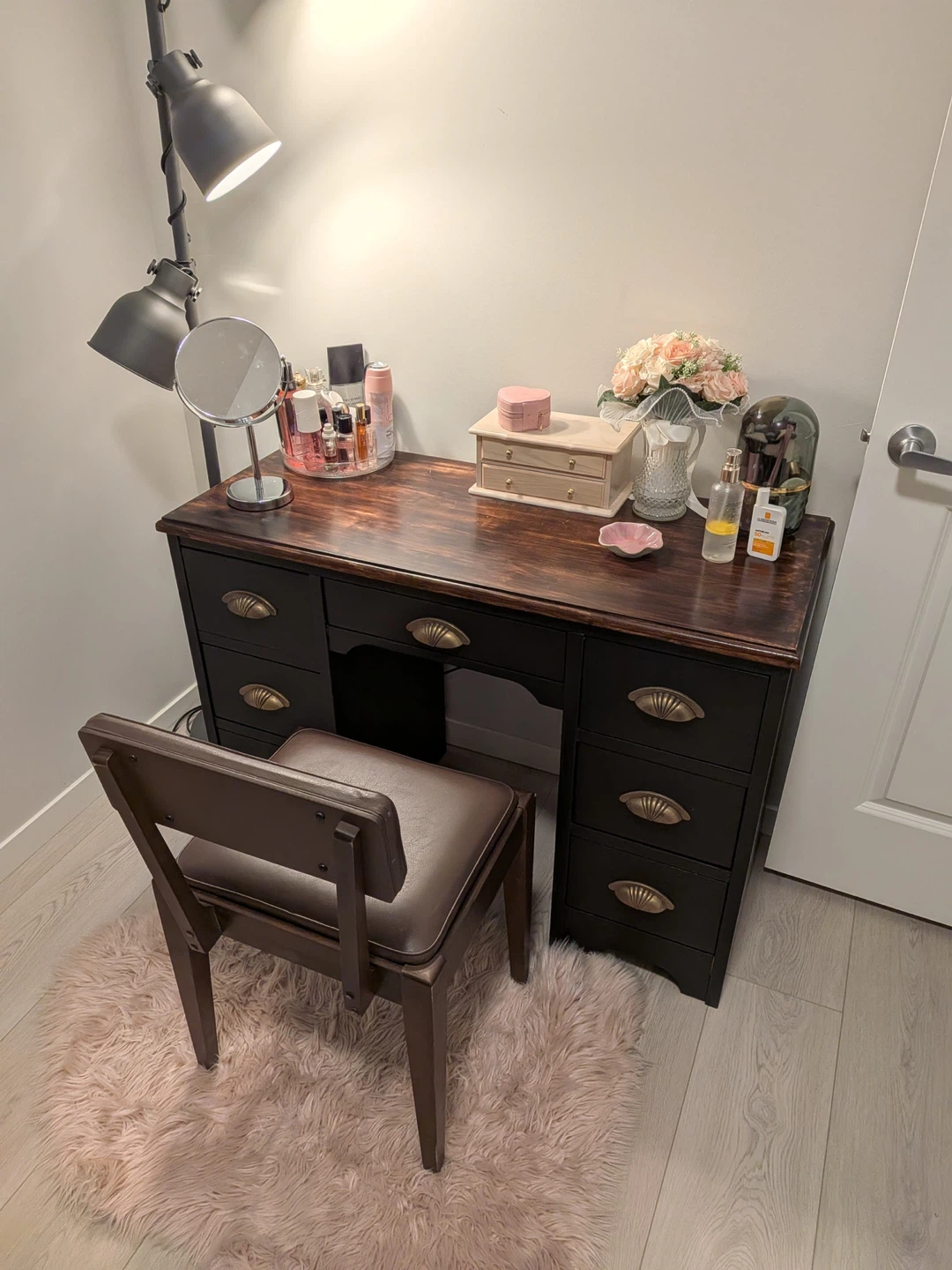 Vintage Accent Chair – Warm Brown Leather Look Solid Wood