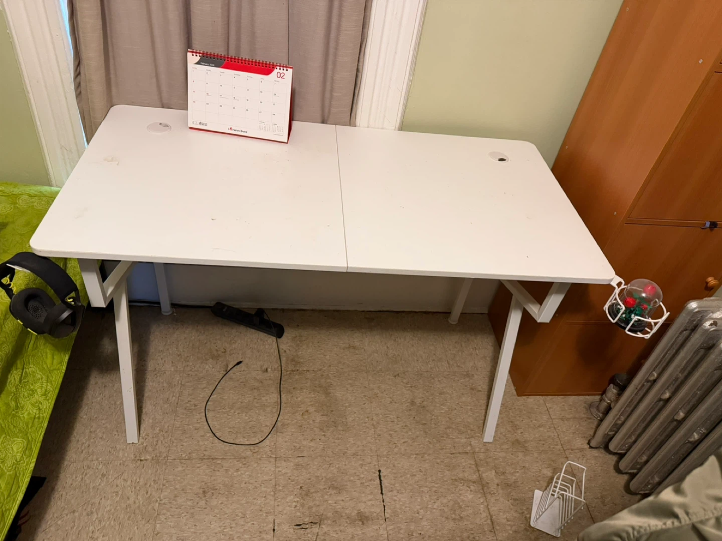 EUREKA ERGONOMIC White Folding Desk