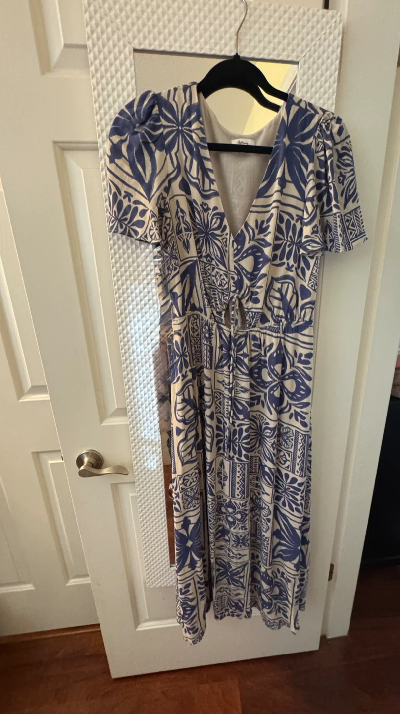 Reitmans Blue and Beige Patterned Midi Dress