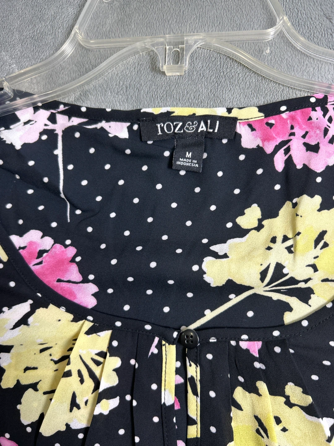 Roz& Ali Black Floral Print Blouse Size M - photo 2
