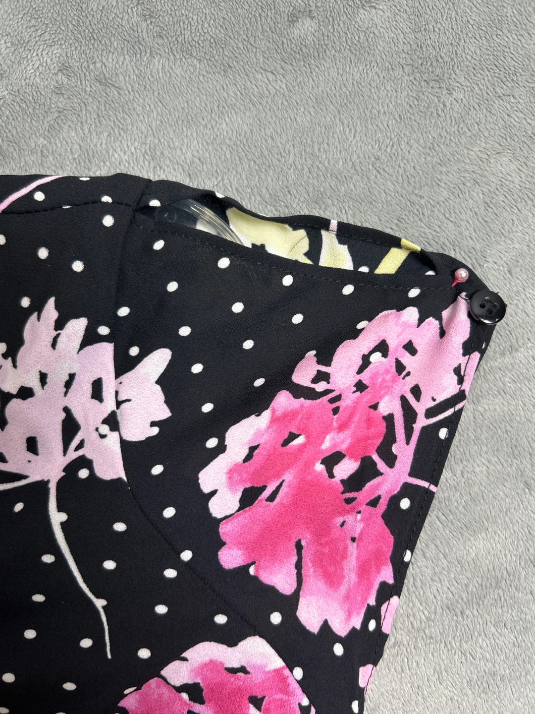 Roz& Ali Black Floral Print Blouse Size M - photo 4