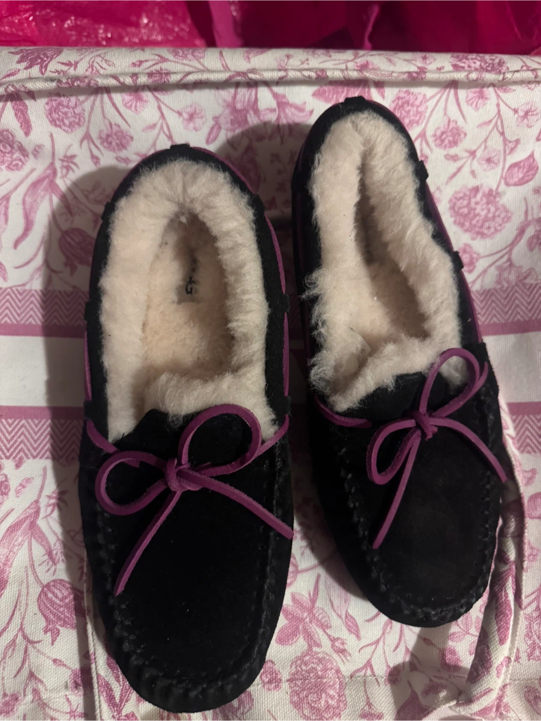 UGG Black Suede Sheepskin Lined Moccasin Slippers Size 4