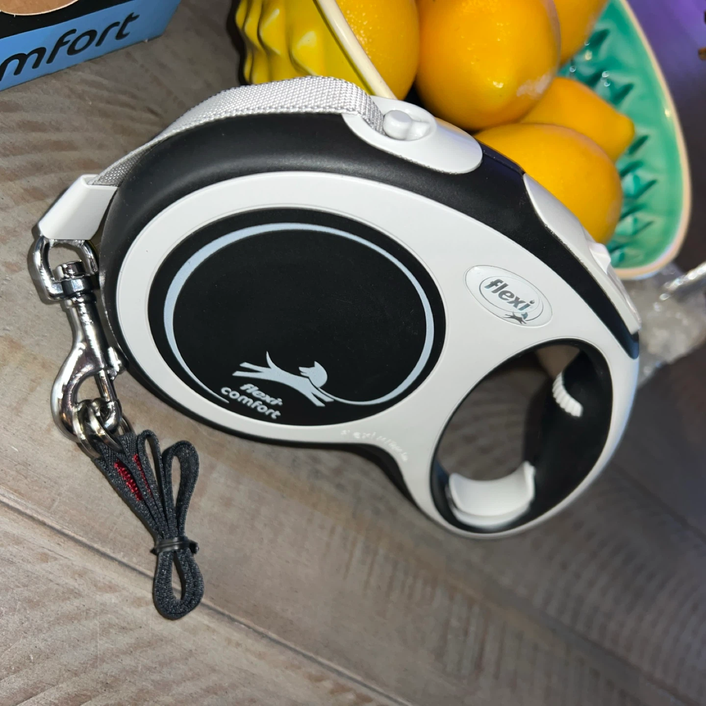 Flexi Comfort Retractable Dog Leash - Size M, 16ft Tape - photo 4
