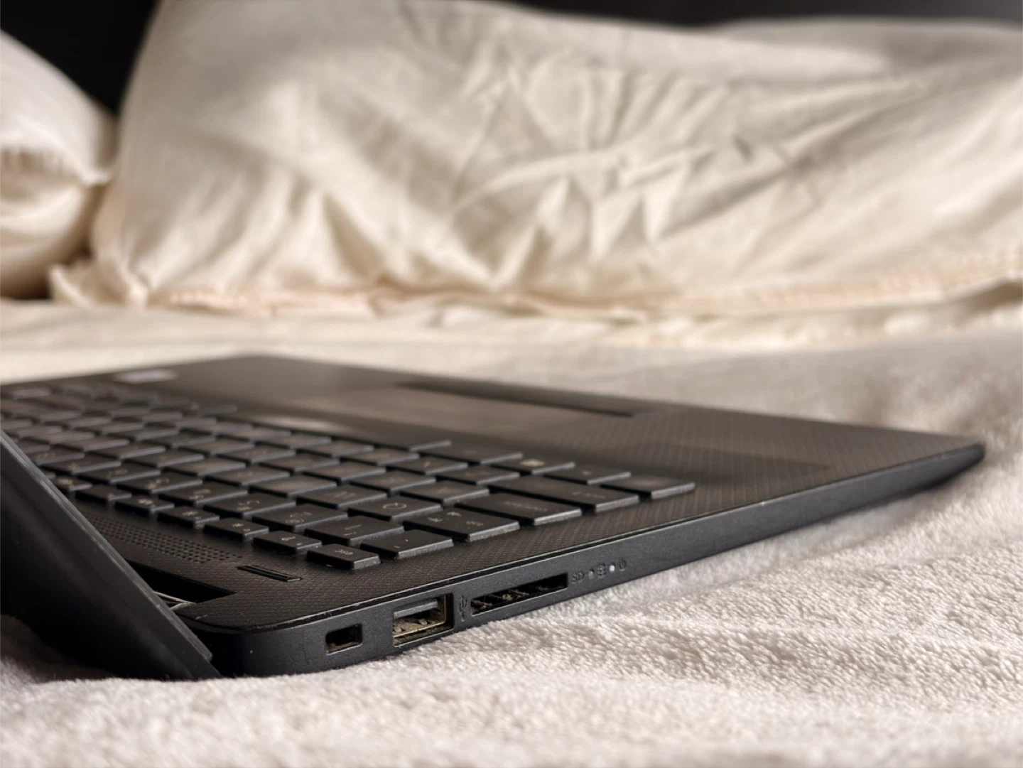 HP Pavilion 14 Laptop — Intel Gold / SSD 256GB / Battery 5 hours - photo 3