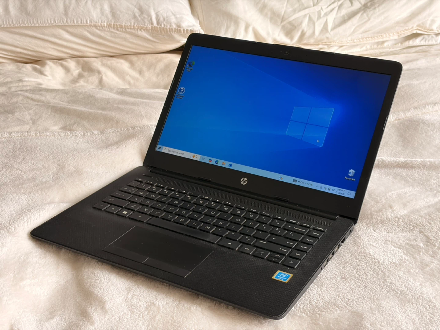 HP Pavilion 14 Laptop — Intel Gold / SSD 256GB / Battery 5 hours