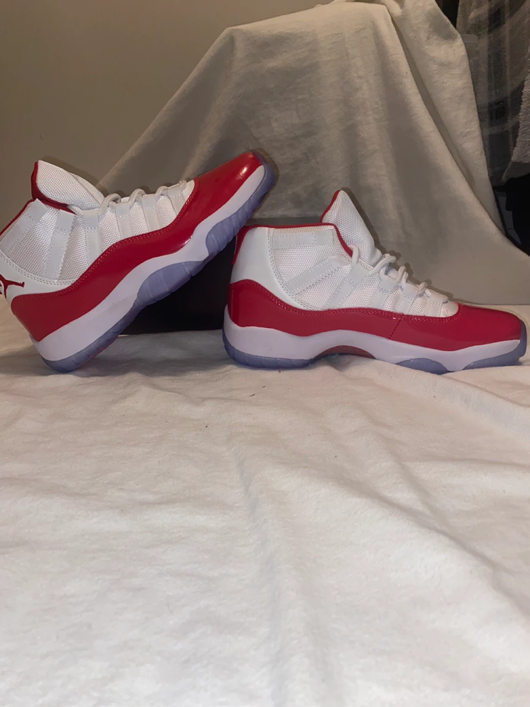 Air Jordan 11 Retro "Cherrys" - photo 2