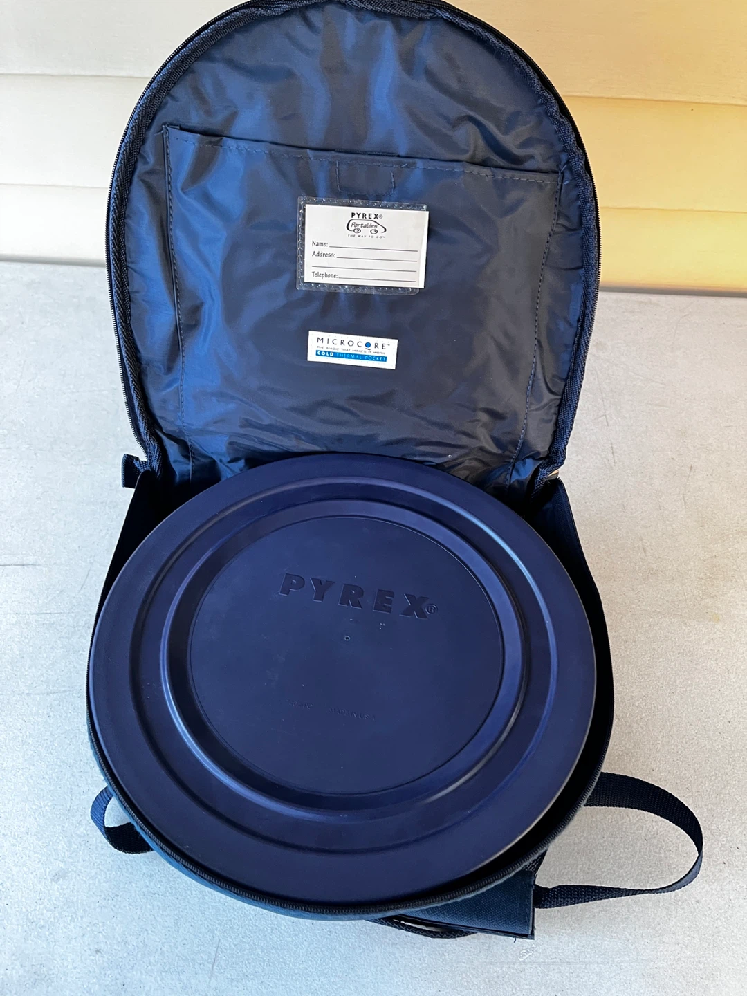 Pyrex Portables Glass Bowl with Lid and Carrier Bag