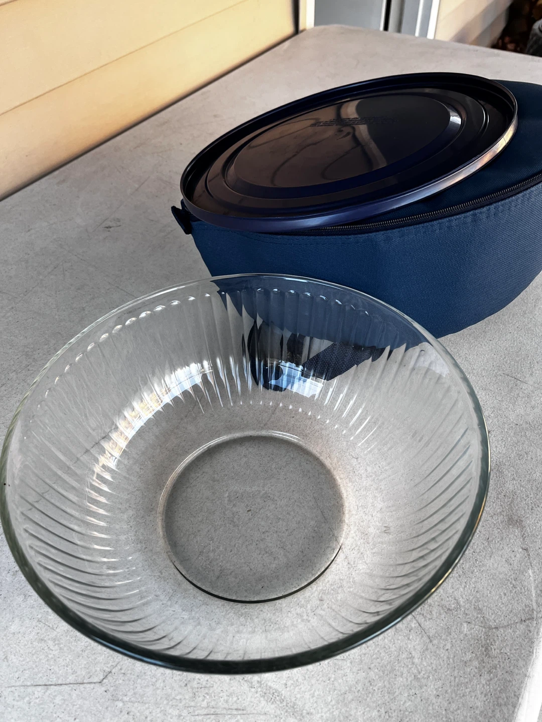Pyrex Portables Glass Bowl with Lid and Carrier Bag - photo 4